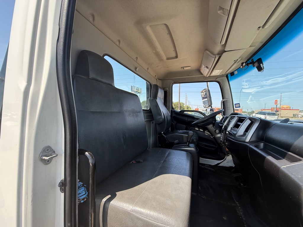 Photo 14 of this HINO 258/268