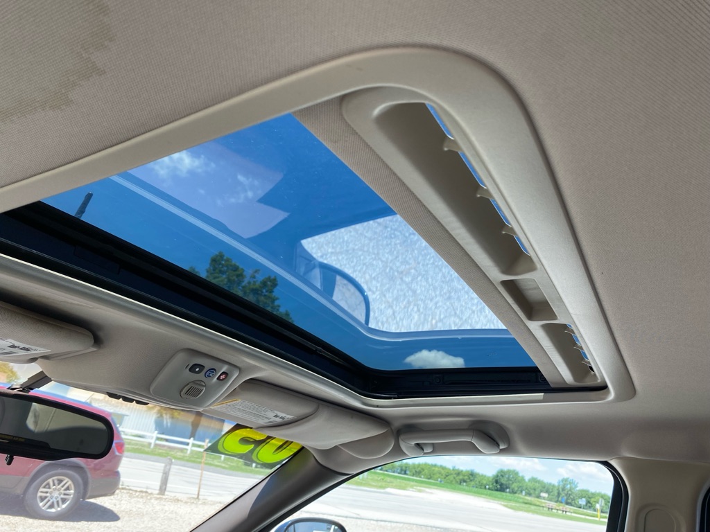 Photo 8 of this BUICK RENDEZVOUS