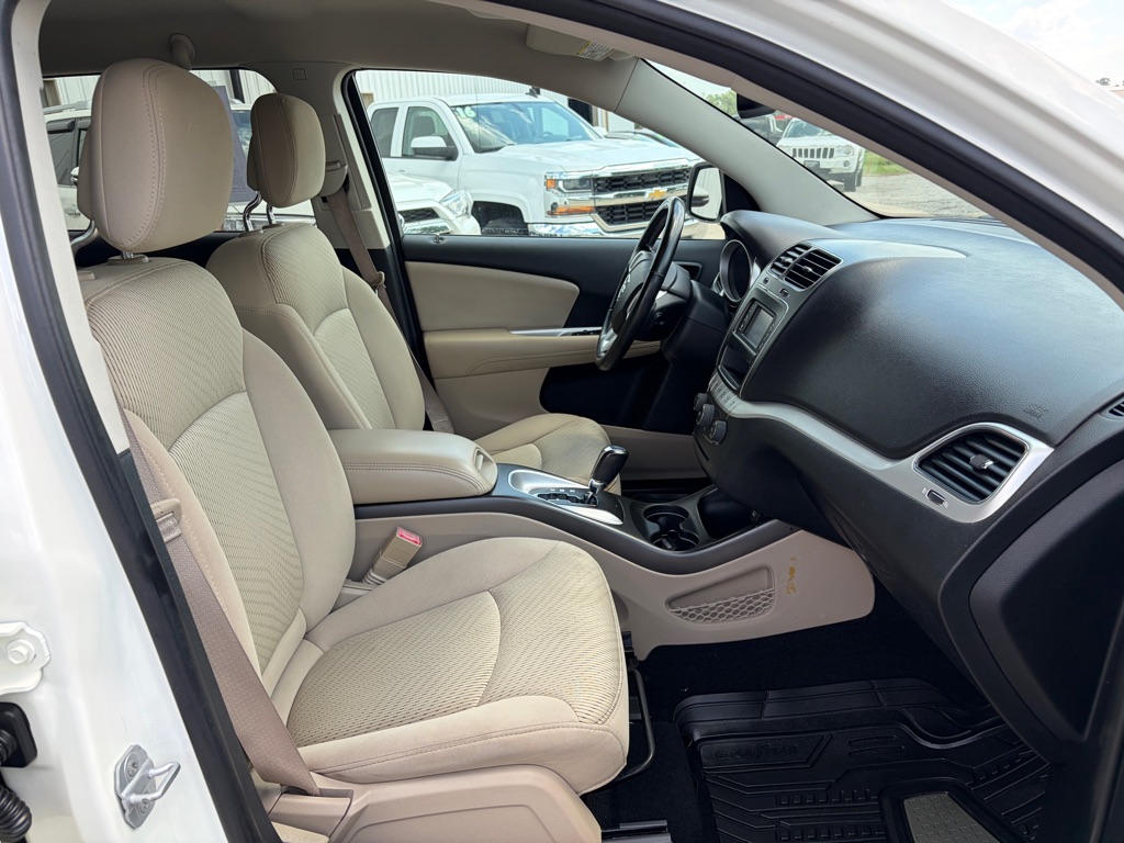 Photo 9 of this DODGE JOURNEY