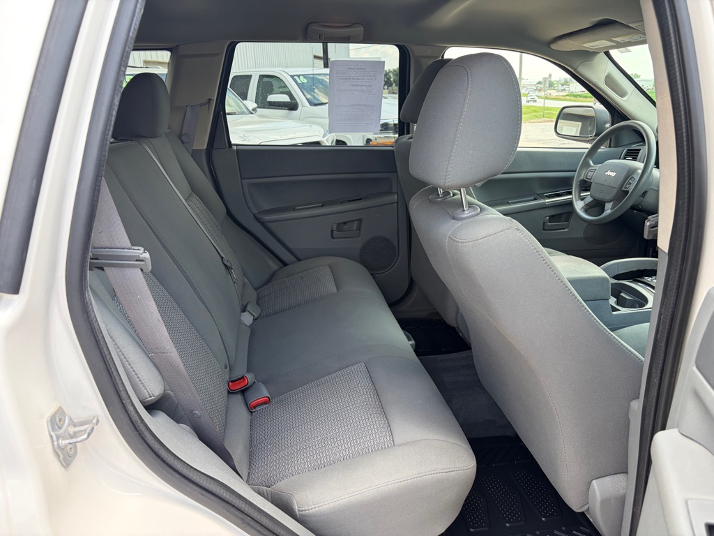 Photo 8 of this JEEP GRAND CHEROKEE