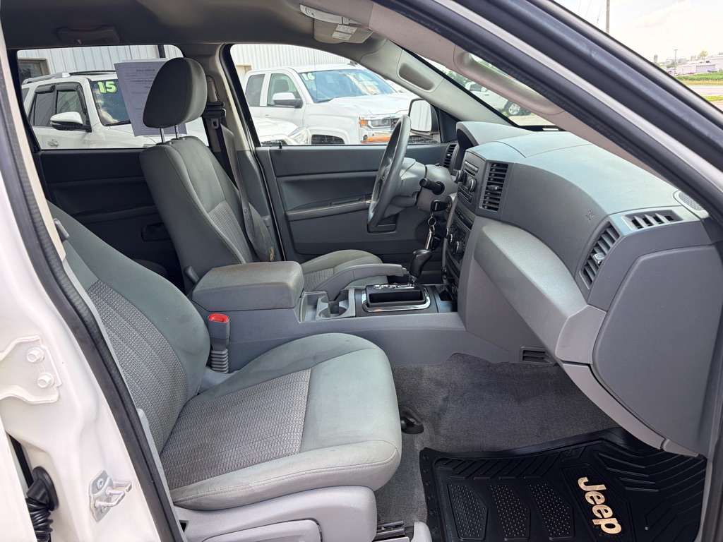 Photo 9 of this JEEP GRAND CHEROKEE