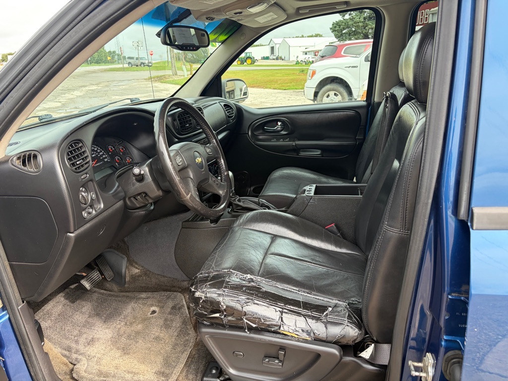 Photo 5 of this CHEVROLET TRAILBLAZER