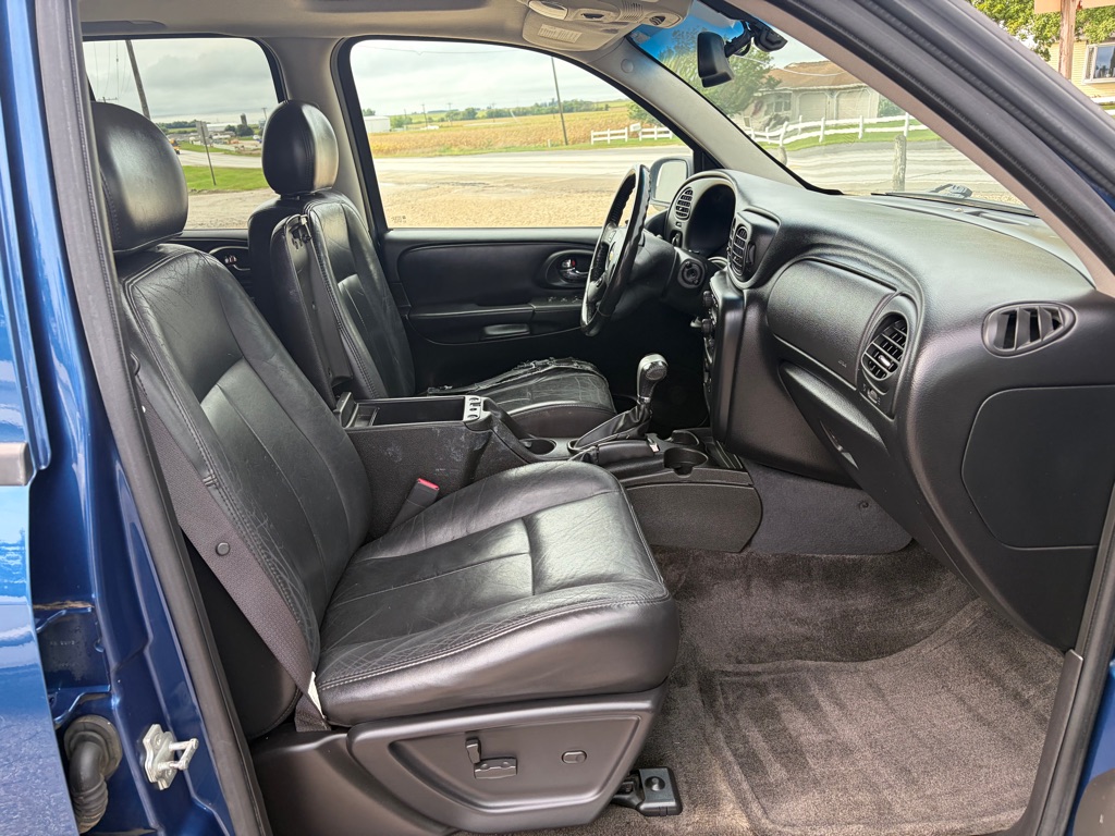 Photo 7 of this CHEVROLET TRAILBLAZER