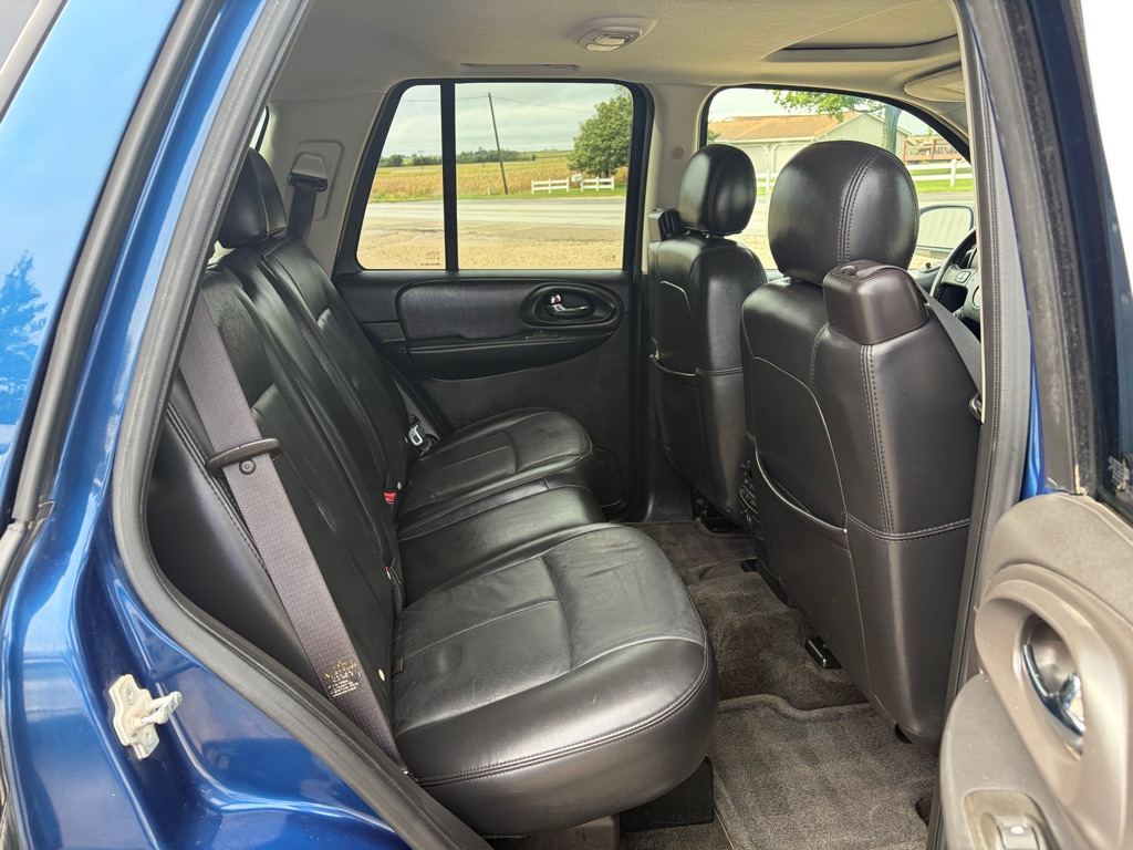 Photo 6 of this CHEVROLET TRAILBLAZER