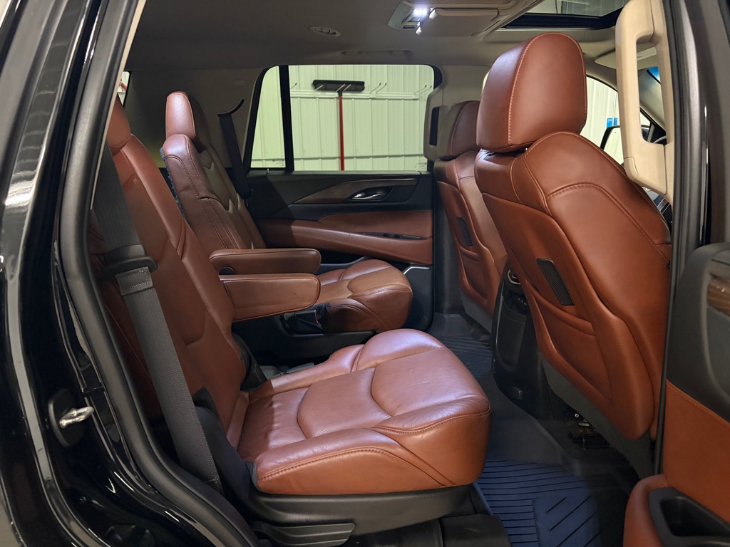 Photo 12 of this CADILLAC ESCALADE
