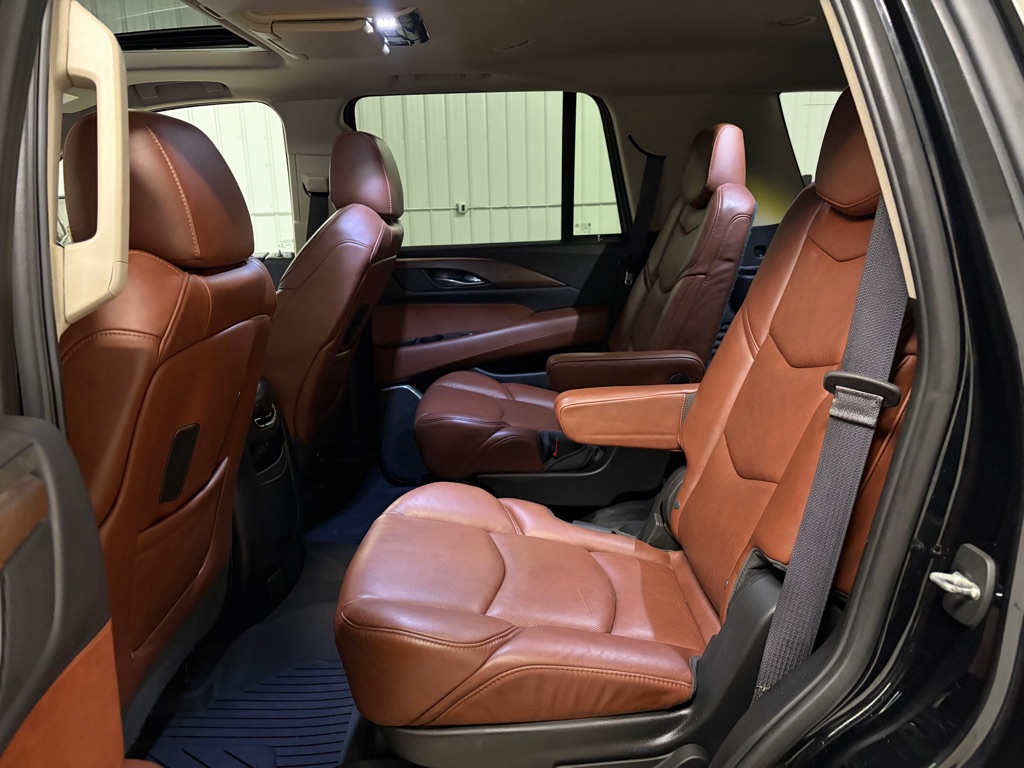 Photo 9 of this CADILLAC ESCALADE