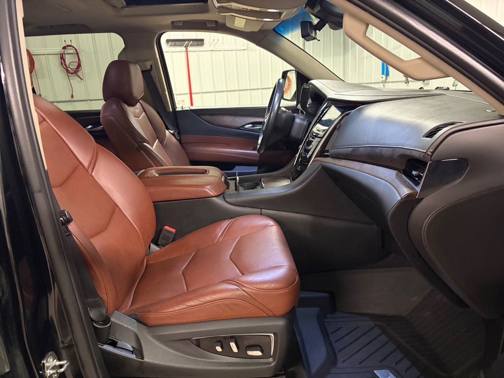 Photo 13 of this CADILLAC ESCALADE