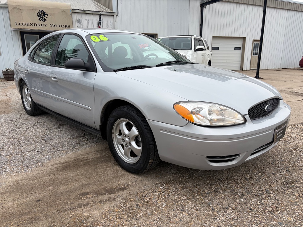 Photo 4 of this FORD TAURUS