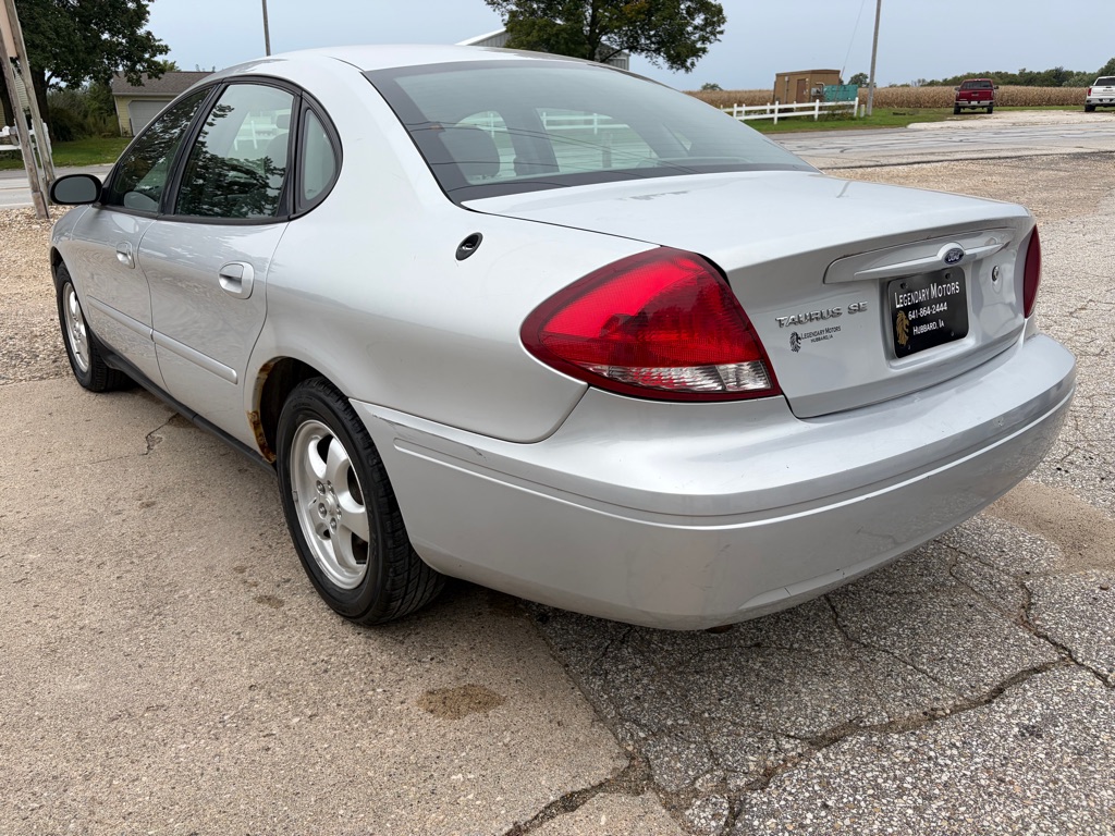 Photo 2 of this FORD TAURUS