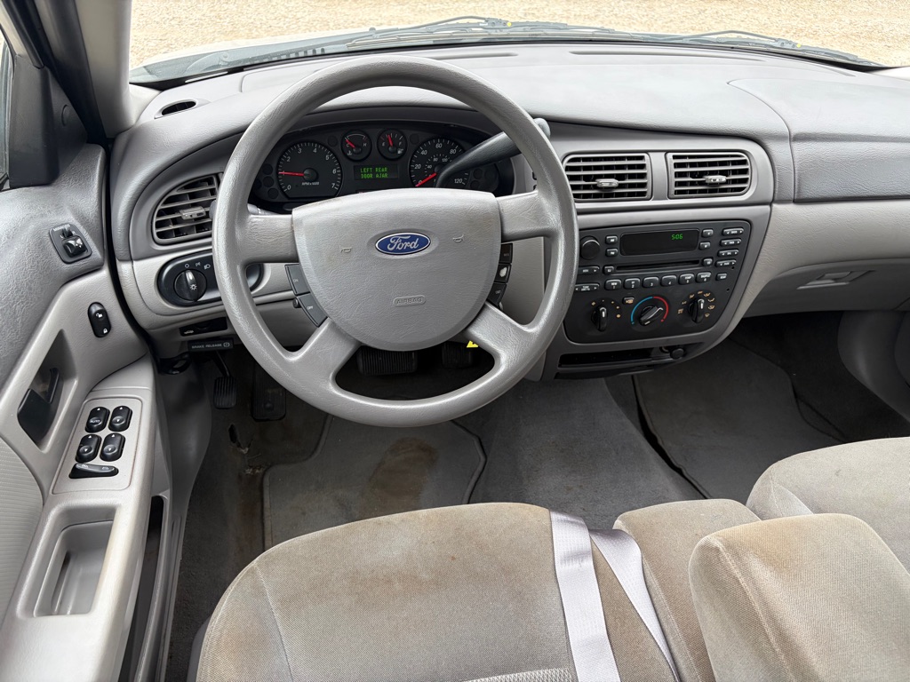 Photo 7 of this FORD TAURUS