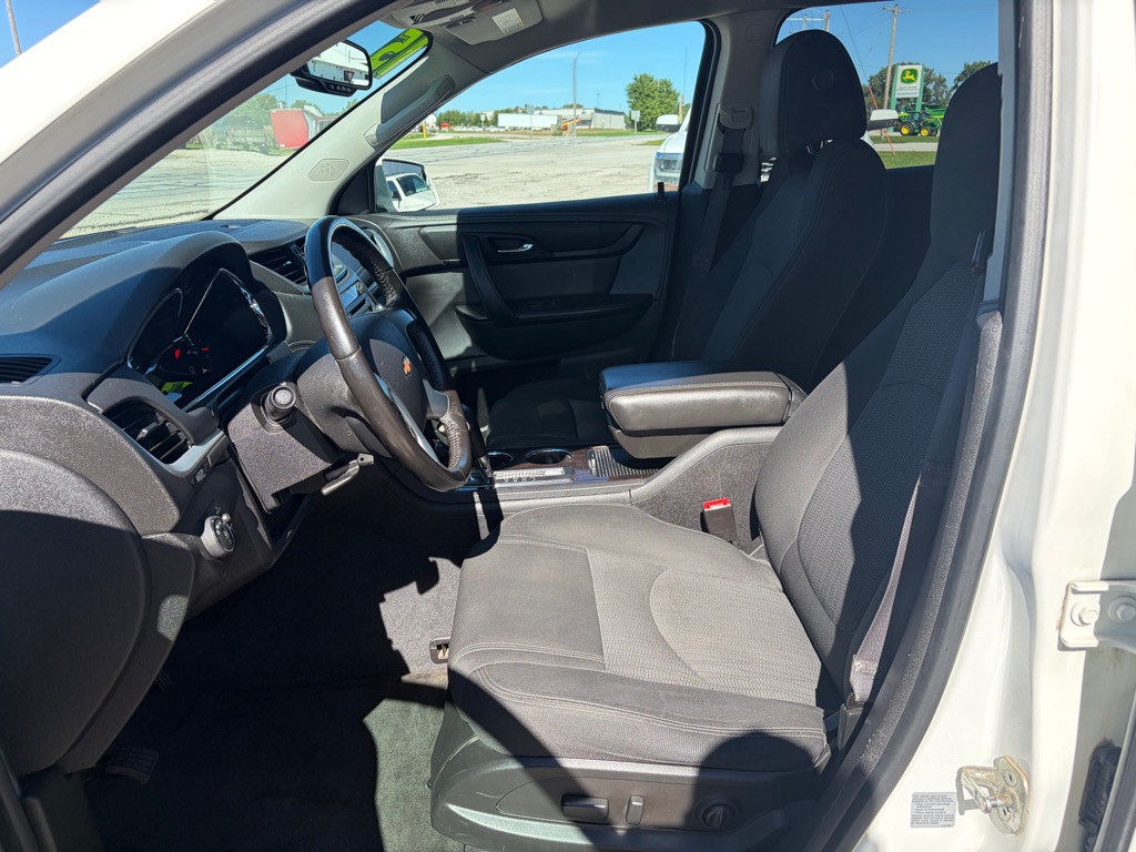 Photo 5 of this CHEVROLET TRAVERSE