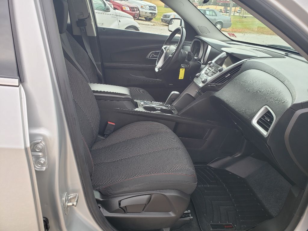 Photo 10 of this CHEVROLET EQUINOX