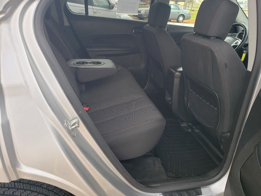 Photo 9 of this CHEVROLET EQUINOX