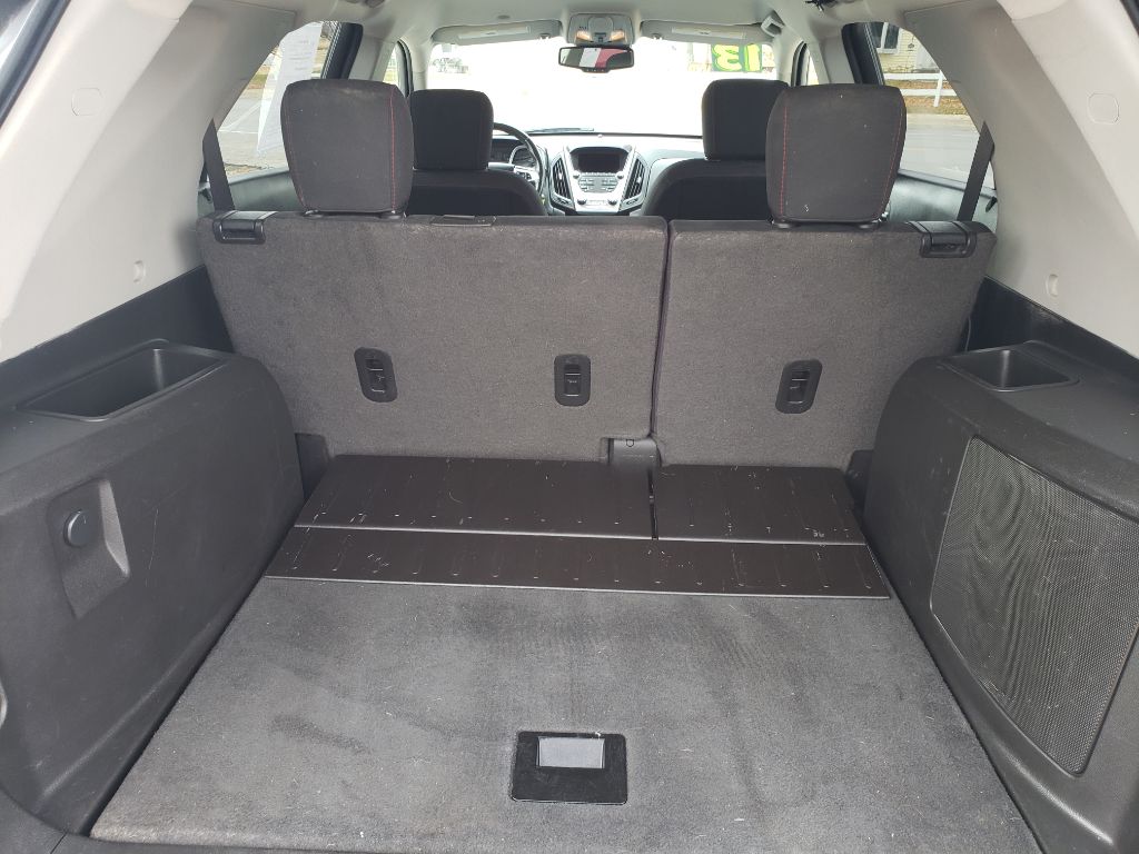 Photo 8 of this CHEVROLET EQUINOX