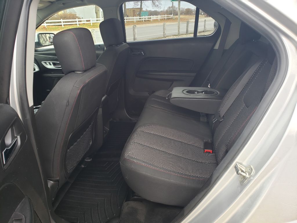 Photo 6 of this CHEVROLET EQUINOX