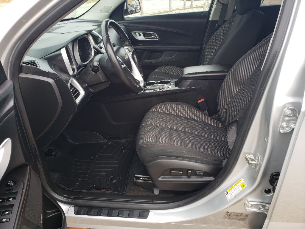 Photo 5 of this CHEVROLET EQUINOX