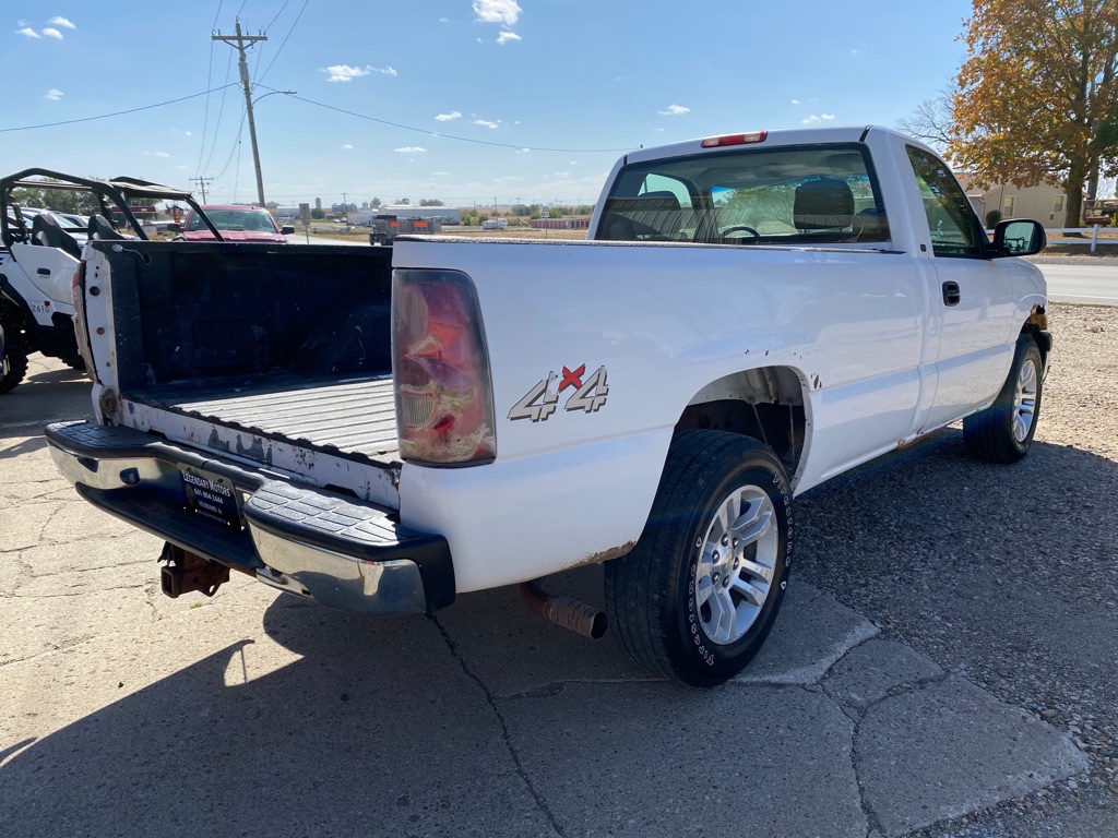 Photo 3 of this CHEVROLET SILVERADO 1500