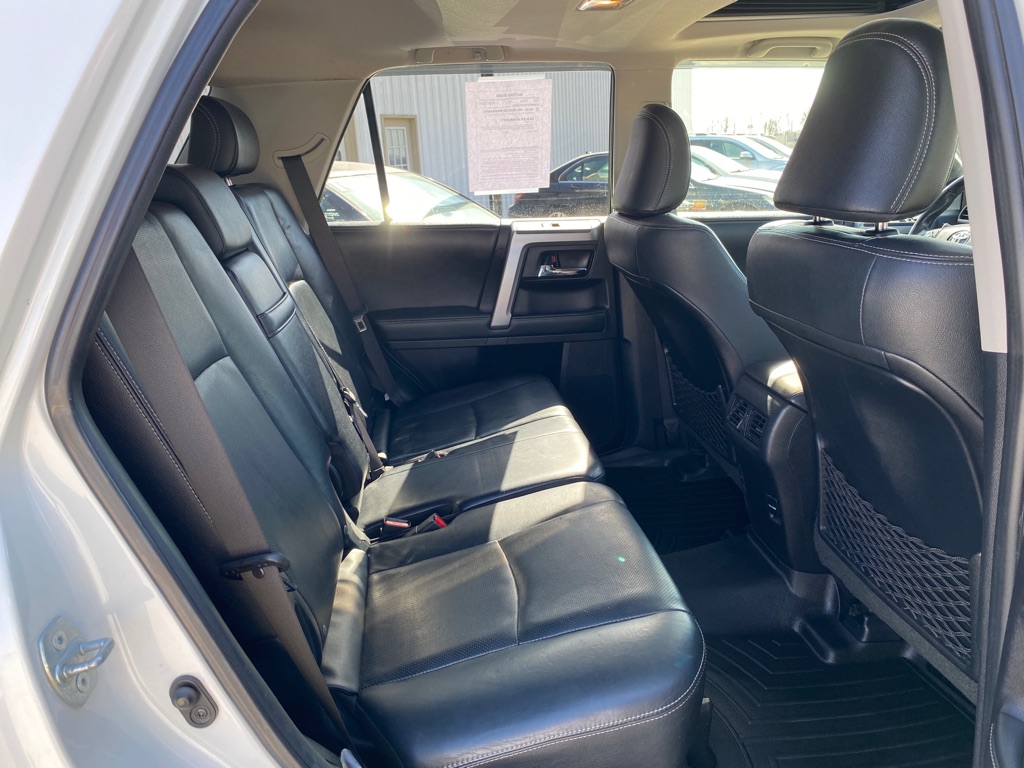 Photo 9 of this TOYOTA 4RUNNER