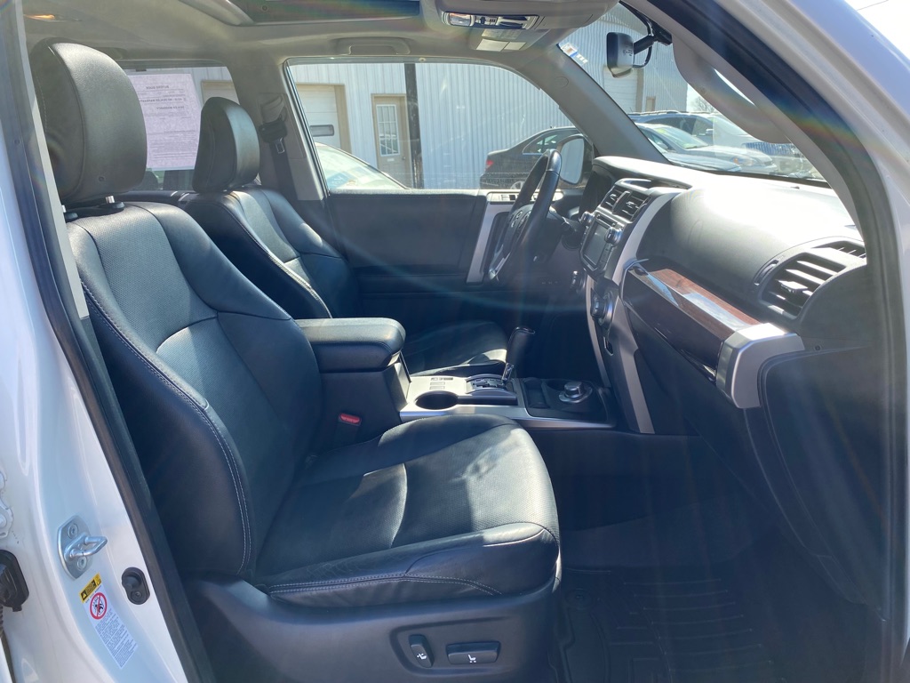Photo 10 of this TOYOTA 4RUNNER