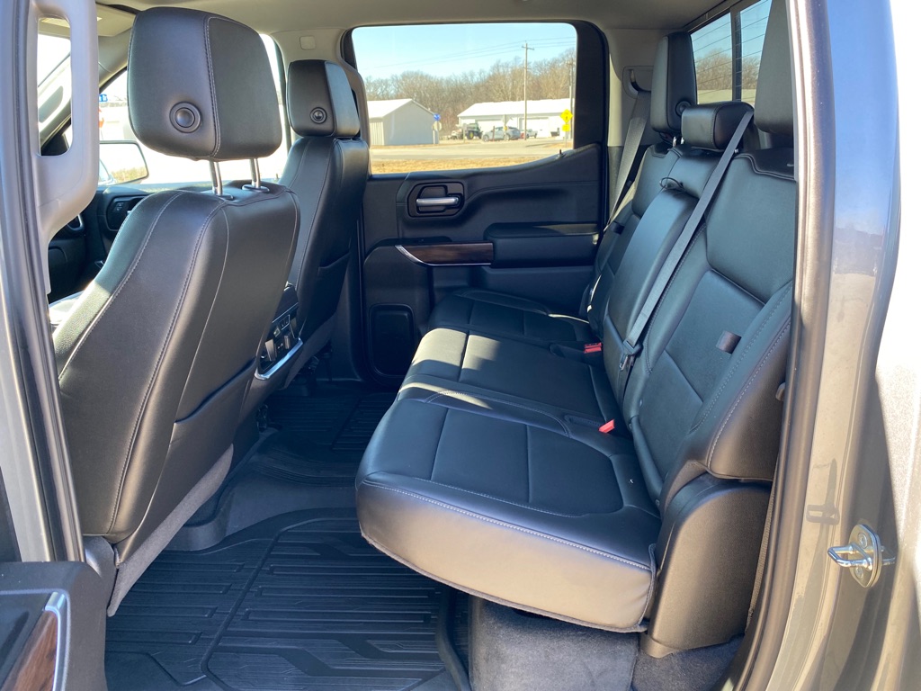 Photo 6 of this GMC SIERRA