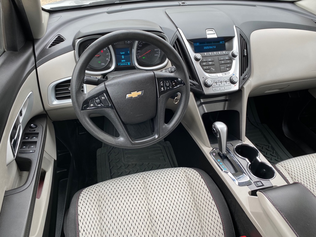 Photo 7 of this CHEVROLET EQUINOX