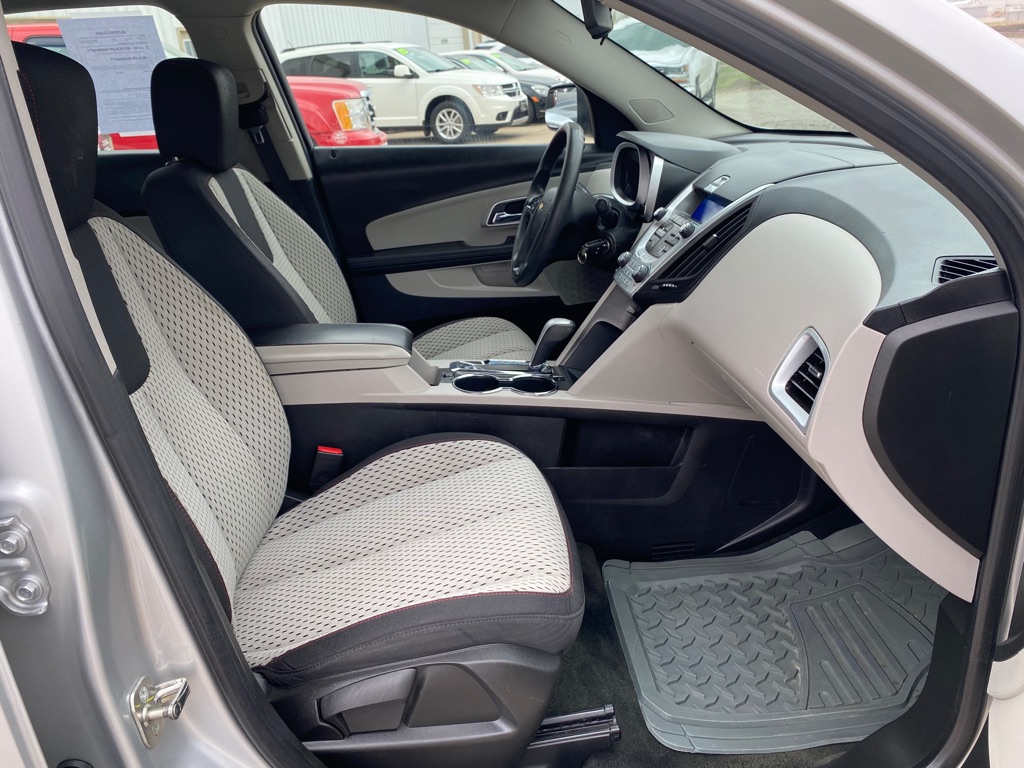 Photo 9 of this CHEVROLET EQUINOX