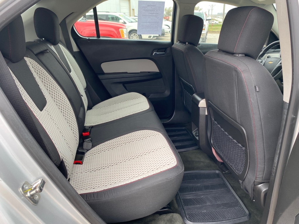 Photo 8 of this CHEVROLET EQUINOX