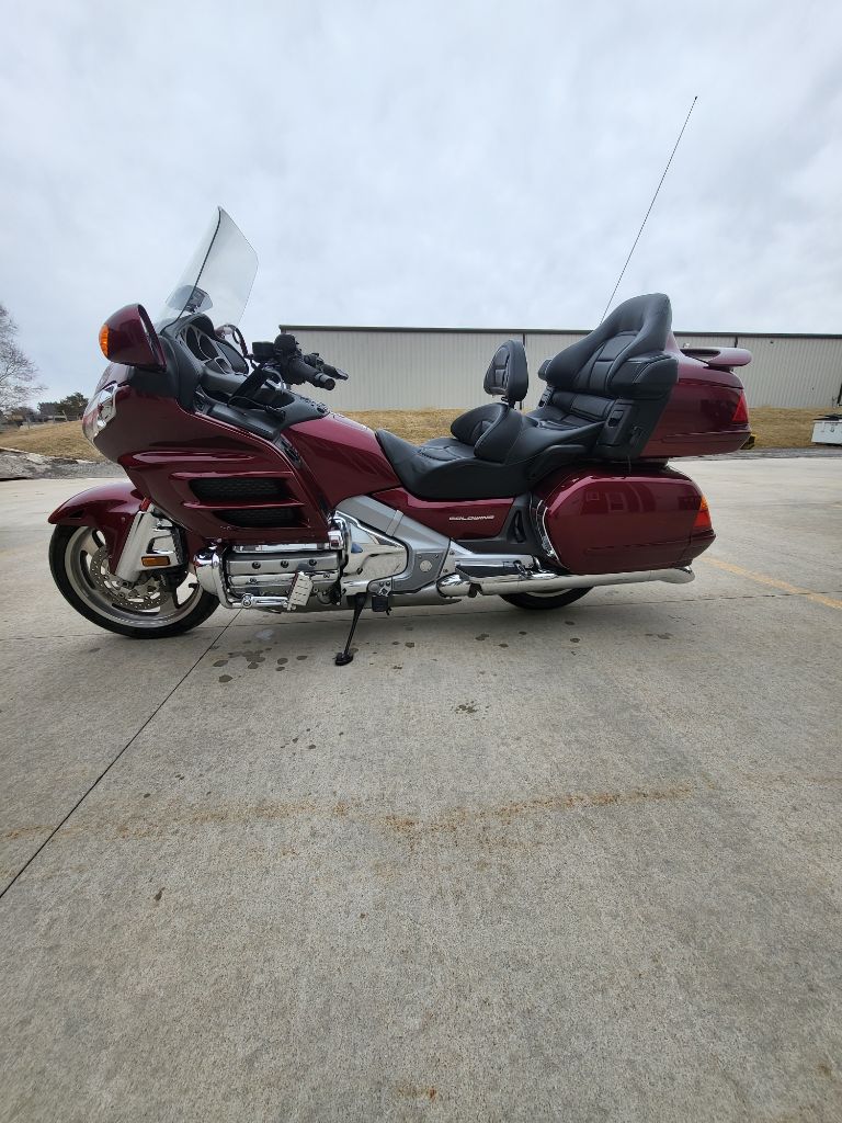 Photo 18 of this HONDA GL1800