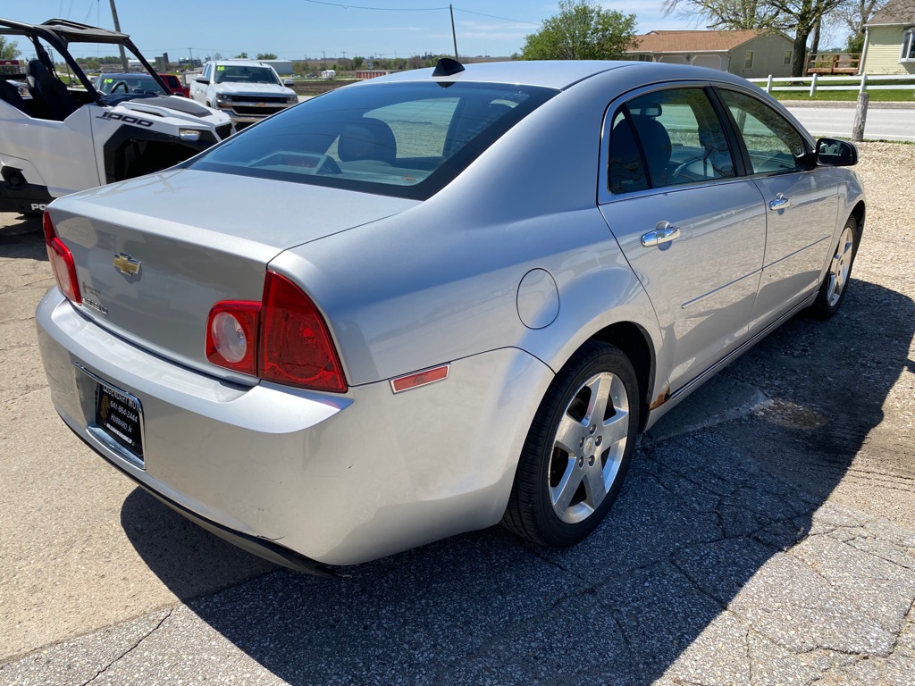 Photo 3 of this CHEVROLET MALIBU