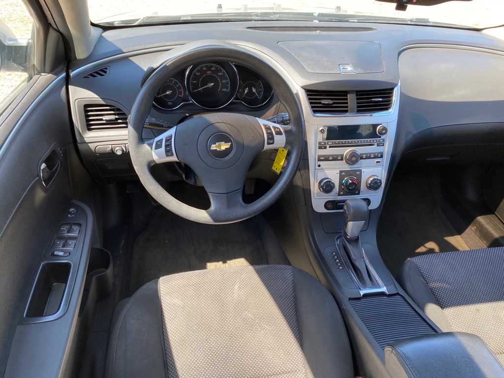 Photo 7 of this CHEVROLET MALIBU
