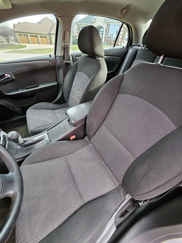 Photo 12 of this CHEVROLET MALIBU