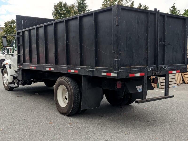 Photo 8 of this INTERNATIONAL 4300