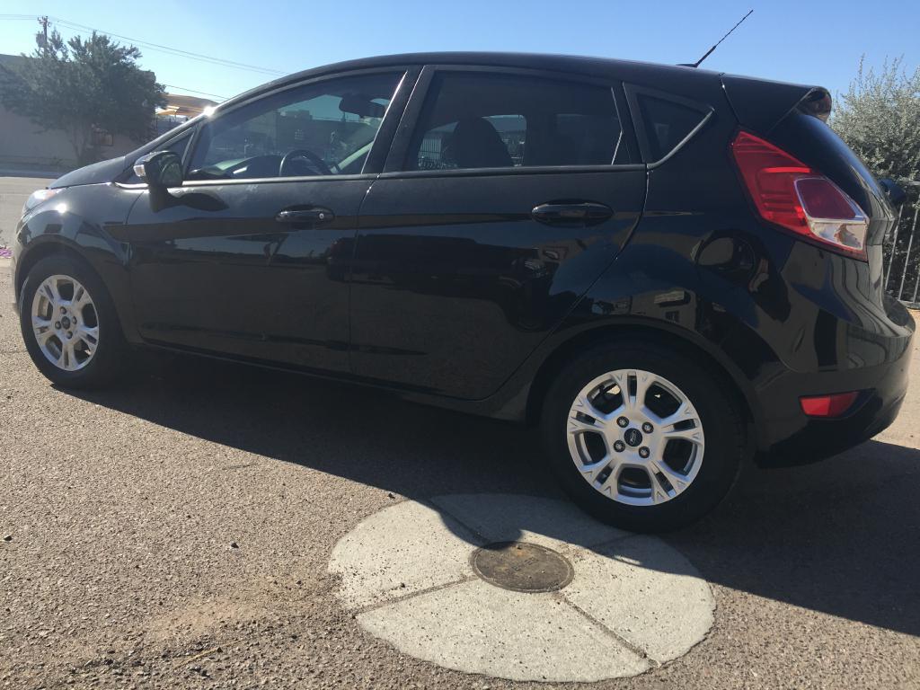 Photo 3 of this FORD FIESTA
