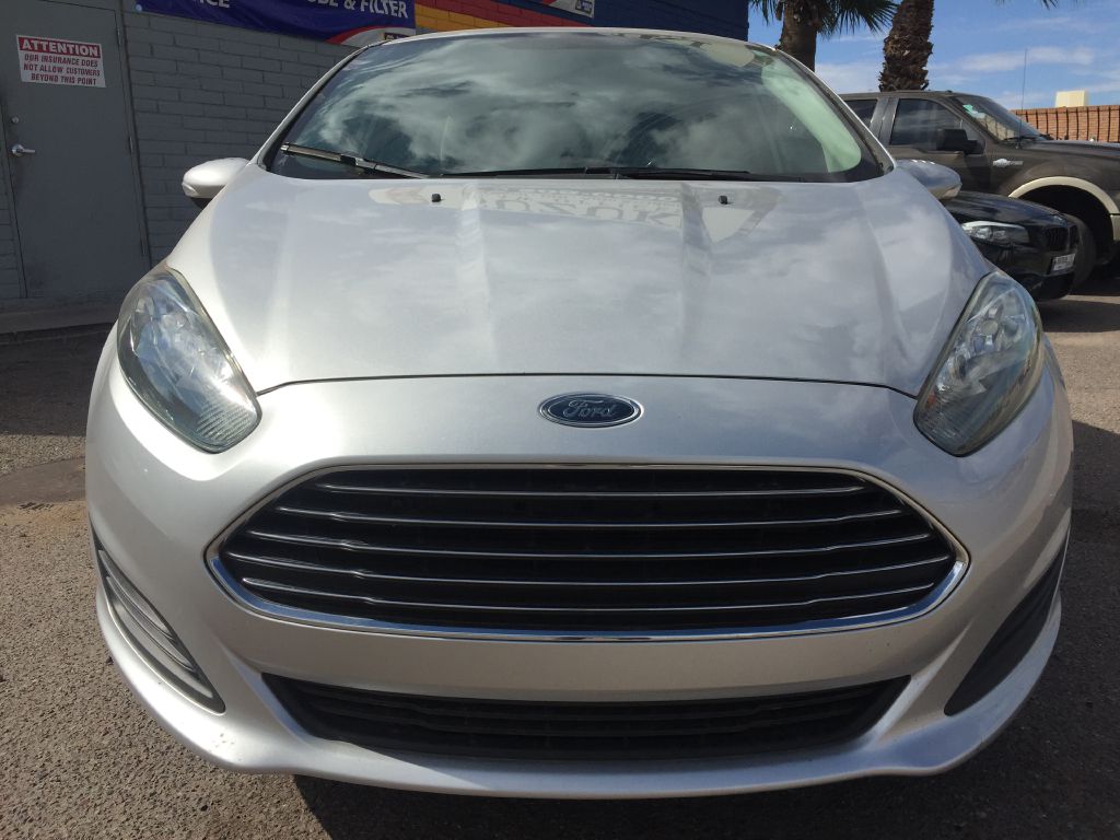 Photo 2 of this FORD FIESTA