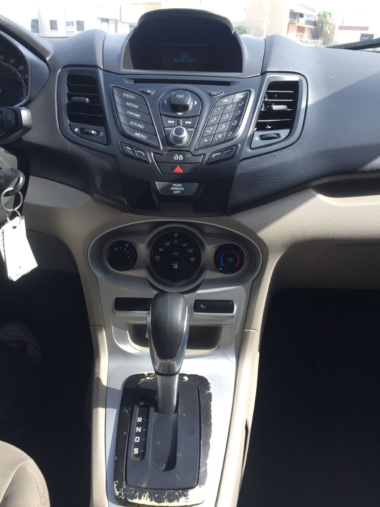 Photo 10 of this FORD FIESTA
