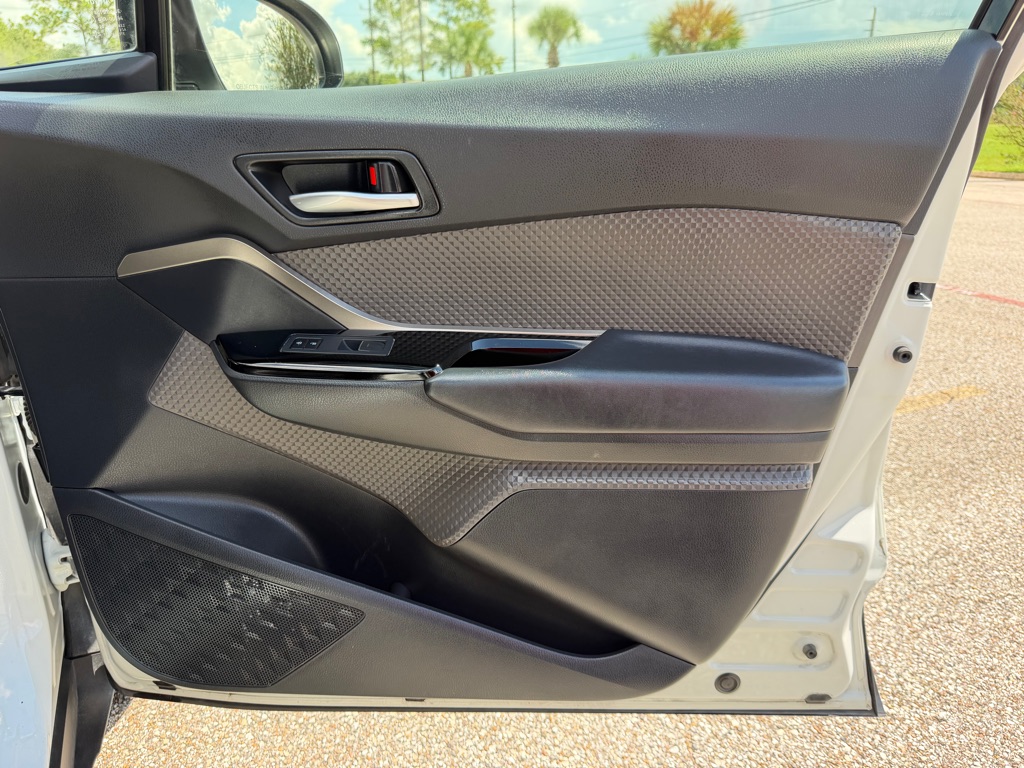 Photo 23 of this TOYOTA C-HR