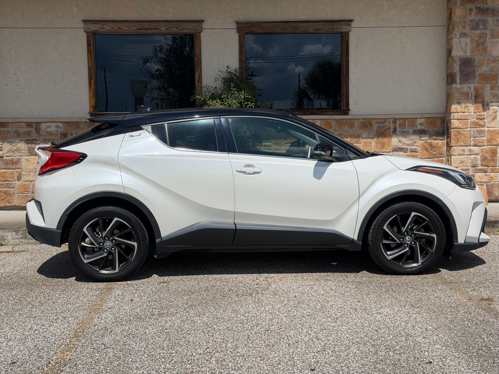 Photo 6 of this TOYOTA C-HR