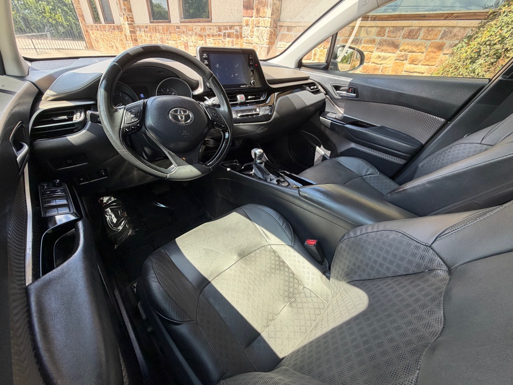 Photo 14 of this TOYOTA C-HR