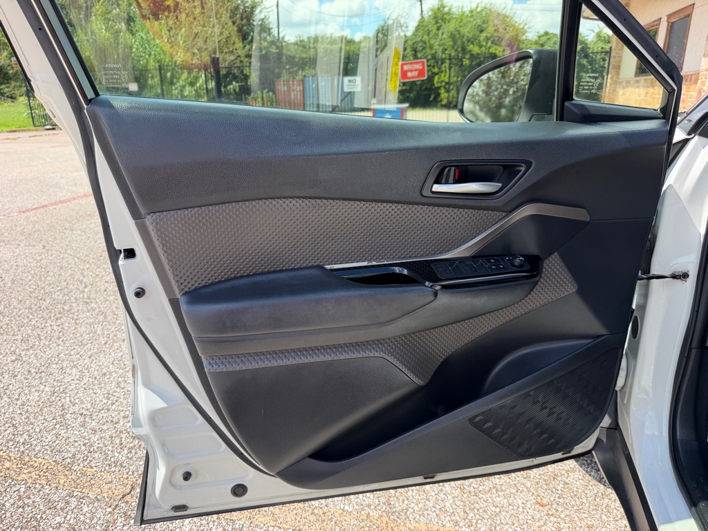 Photo 20 of this TOYOTA C-HR