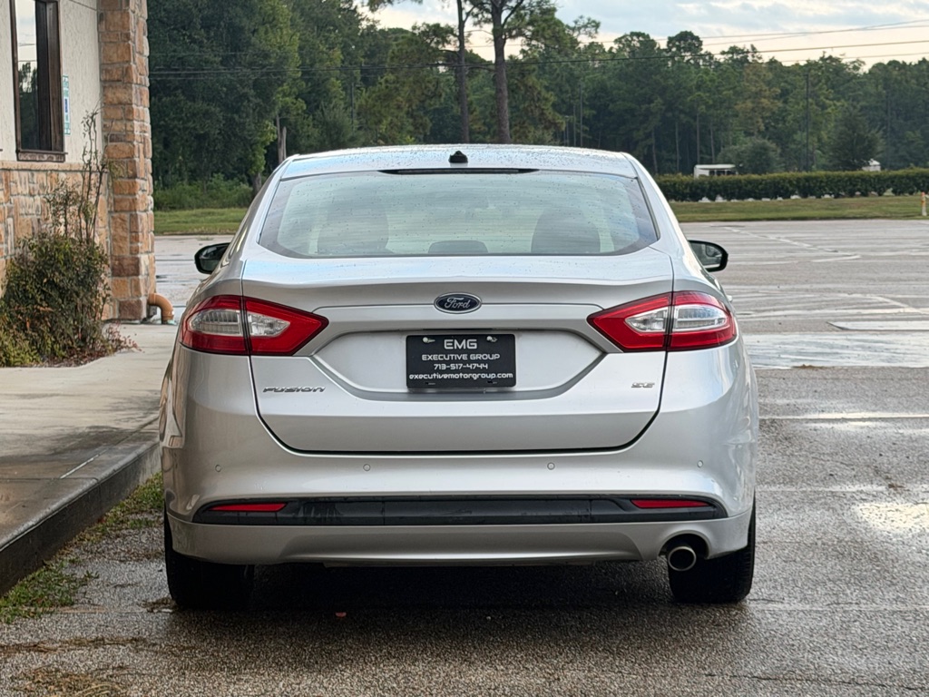 Photo 4 of this FORD FUSION