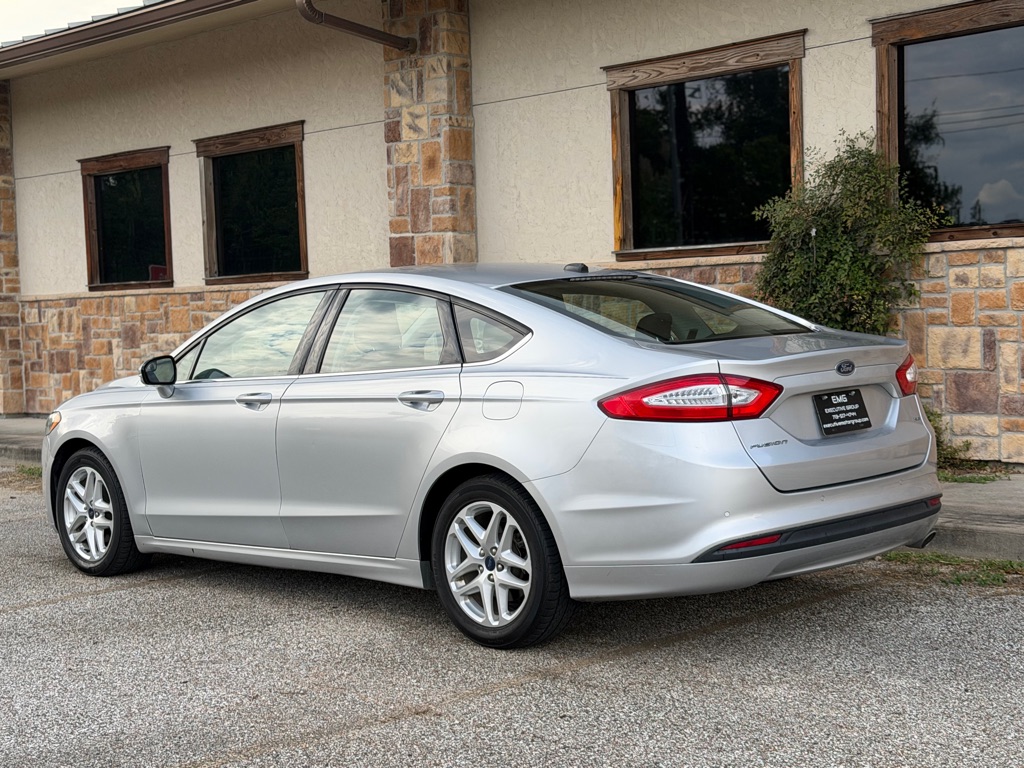 Photo 3 of this FORD FUSION