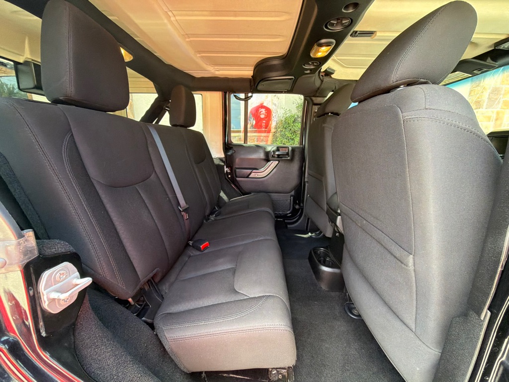 Photo 14 of this JEEP WRANGLER UNLIMI