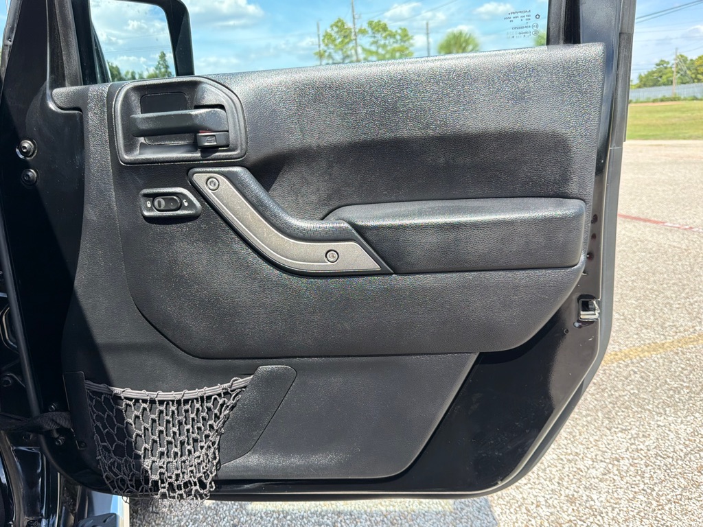 Photo 22 of this JEEP WRANGLER UNLIMI