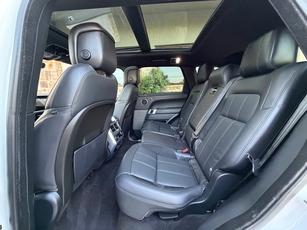 Photo 16 of this LAND ROVER RANGE ROVER SPO
