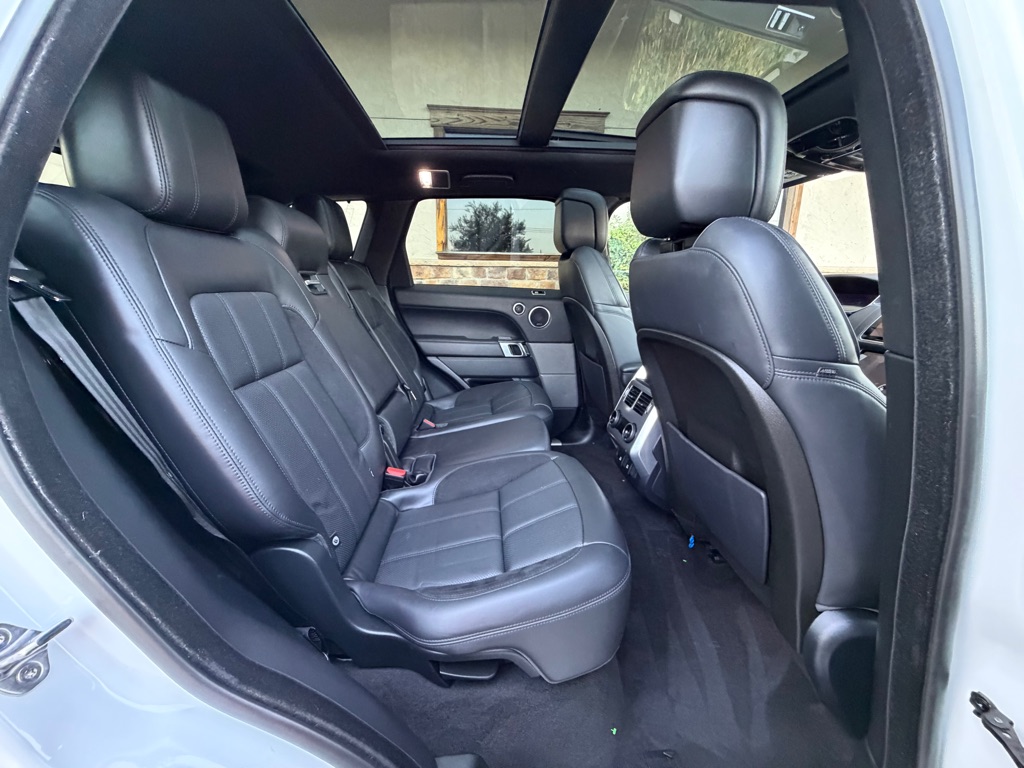 Photo 17 of this LAND ROVER RANGE ROVER SPO