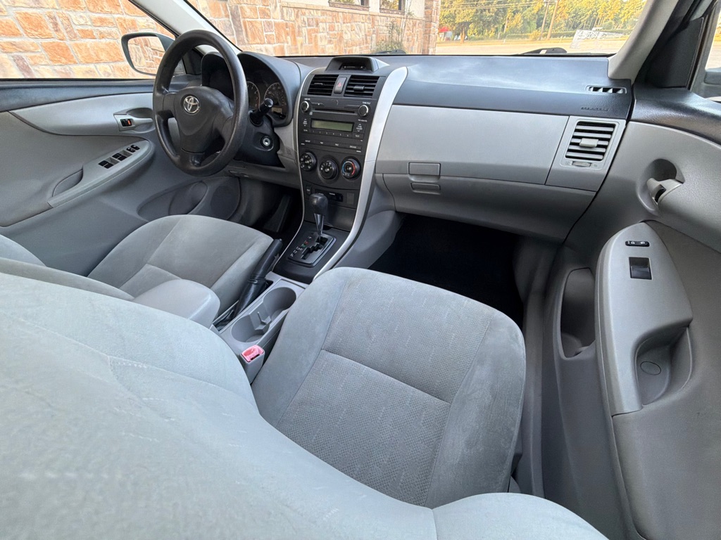 Photo 10 of this TOYOTA COROLLA