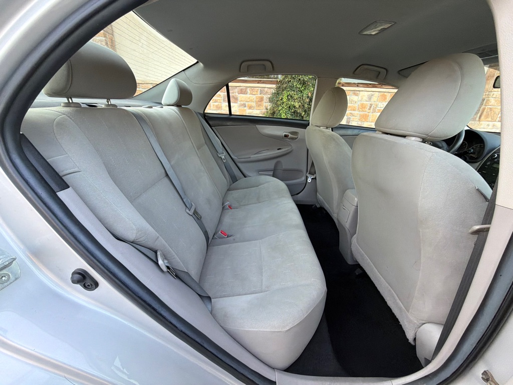 Photo 12 of this TOYOTA COROLLA