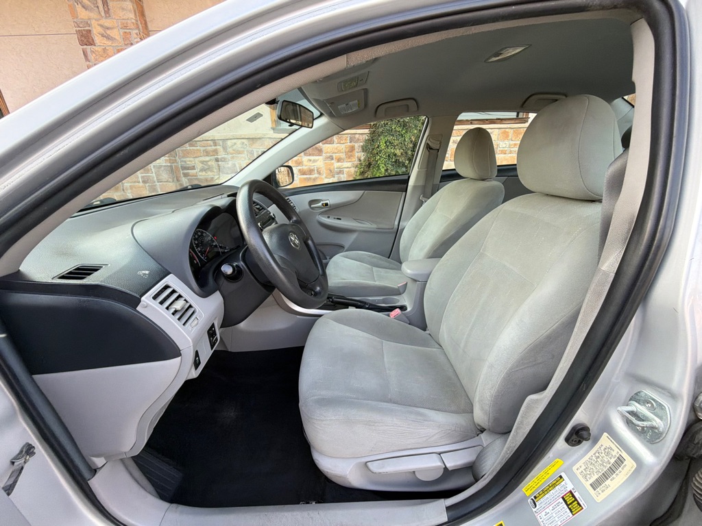 Photo 7 of this TOYOTA COROLLA