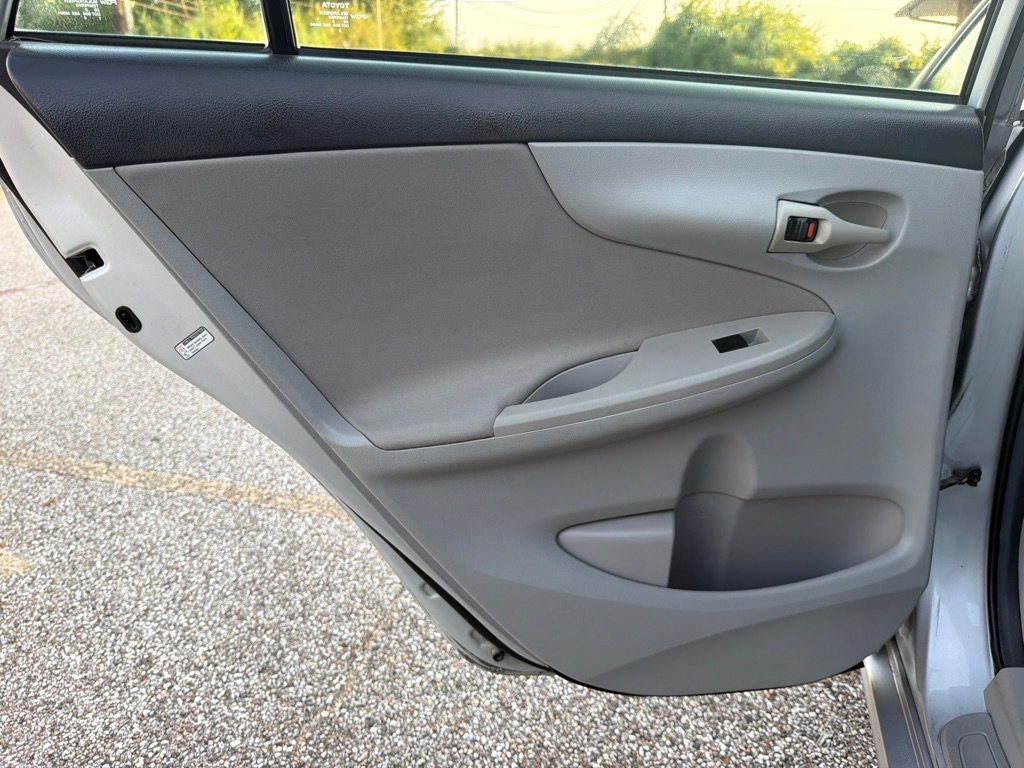 Photo 14 of this TOYOTA COROLLA