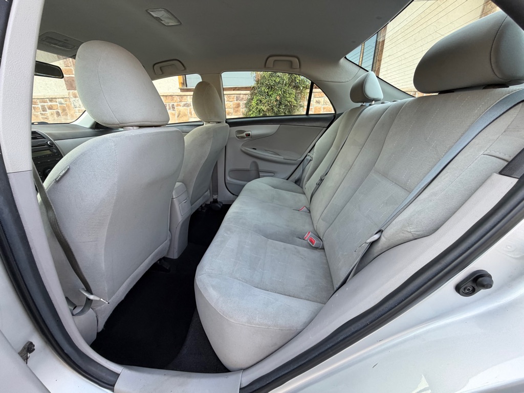 Photo 11 of this TOYOTA COROLLA